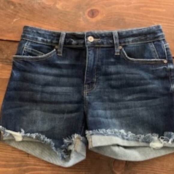 KanCan Mid Rise Frayed Cuff Hem 4in Short Size 28 - Picture 1 of 3